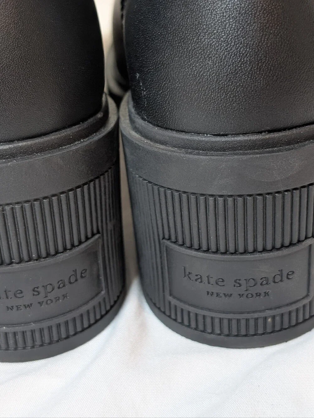 Kate Spade Drew Heeled Chelsea Bootie Size 8B Black Quiet Luxury Ankle Boot - Picture 11 of 14